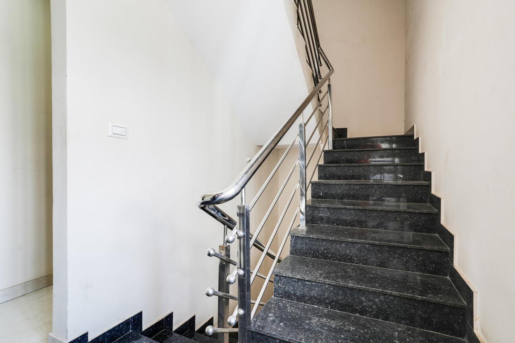 Super Hotel O Bangalore Near Reva Circle Formerly Cka Boarding Yelahanka Bagian luar foto